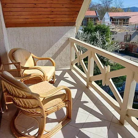 Апартаменты Lent A Parton -