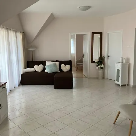 Lent A Parton Apartmanhaz Daire *