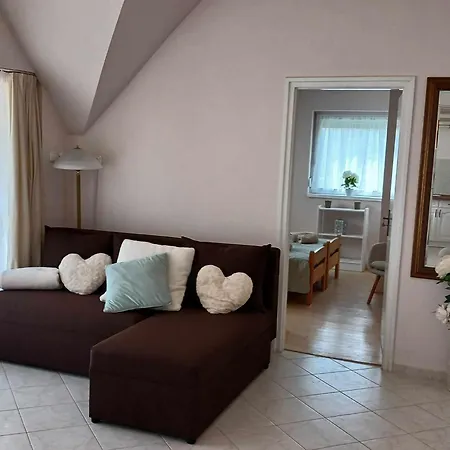 Апартаменты Lent A Parton -