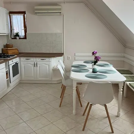 Lent A Parton - Апартаменты Балатонудвари